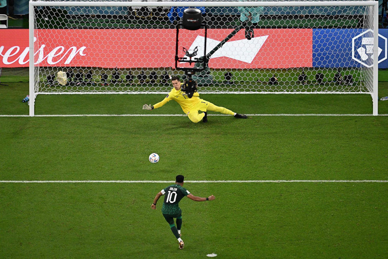 Cầu thủ 'kết liễu' Argentina đá hỏng 11m ở trận Ba Lan vs Saudi Arabia - Ảnh 2