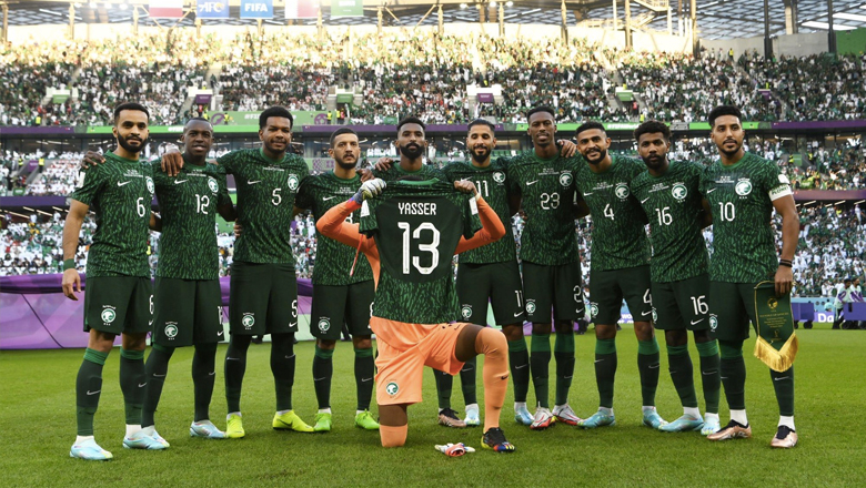 Cầu thủ Saudi Arabia tri ân đồng đội mất World Cup 2022 sau trận thắng Argentina - Ảnh 2