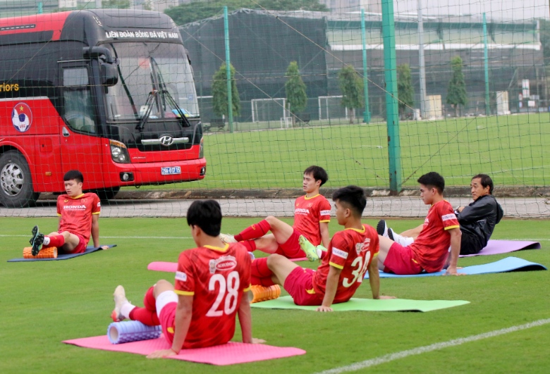 ĐT Việt Nam đón dàn sao HAGL hội quân dự AFF Cup 2022 - Ảnh 1