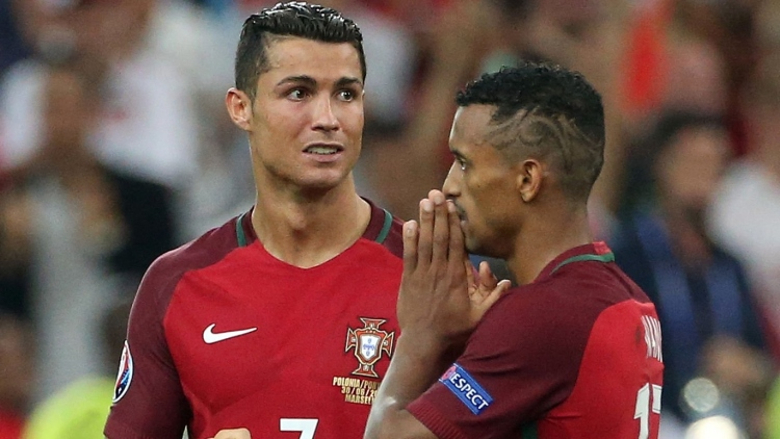 Ronaldo hành xử ra sao ở những lần bị 'đánh cắp' bàn thắng? - Ảnh 2
