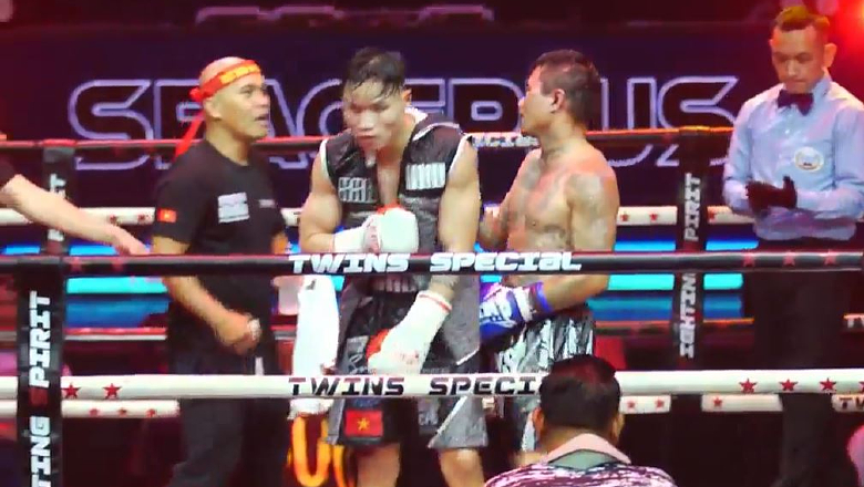 Boxer Võ Hồng Đạt thắng áp đảo trên đất Thái Lan - Ảnh 1