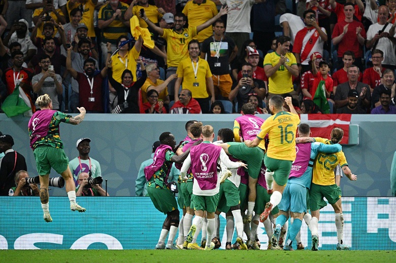 ĐT Australia lần thứ 2 vượt qua vòng bảng World Cup, tái hiện kỳ tích sau 16 năm - Ảnh 1