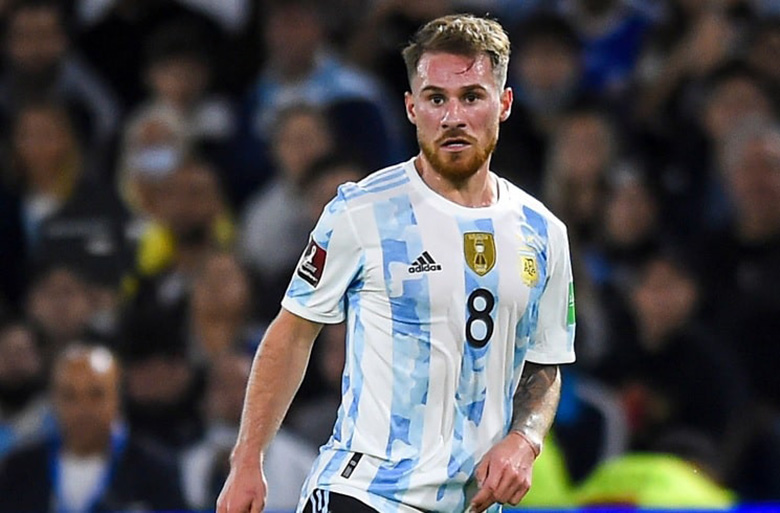 Messi bảo vệ đàn em ở ĐT Argentina: Đừng gọi cậu ấy là 'củ gừng' - Ảnh 1