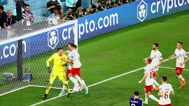 Szczesny ngăn Messi ghi bàn, tái hiện thành tích không tưởng ở World Cup sau 20 năm - Ảnh 2