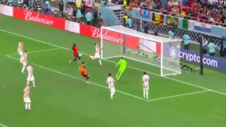Lukaku giật mình bỏ lỡ không tưởng, ĐT Bỉ chính thức bị loại khỏi World Cup 2022 - Ảnh 1