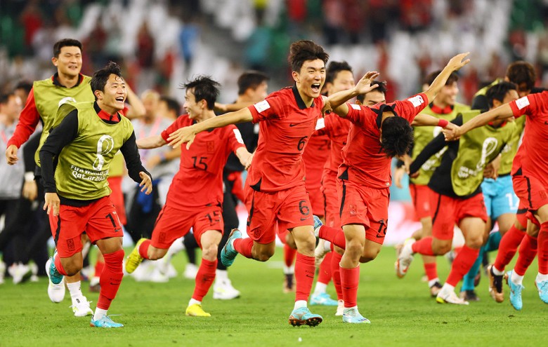 HLV Bento không hài lòng về cách xếp lịch của FIFA, khiến Hàn Quốc gặp nhiều bất lợi - Ảnh 1