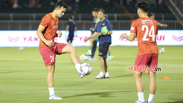 Hồng Duy: Các cầu thủ trẻ có cơ hội được thi đấu AFF Cup 2022 - Ảnh 2