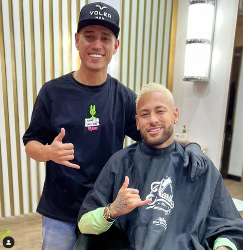 Neymar trình làng kiểu tóc mới trước thềm trận Brazil vs Hàn Quốc - Ảnh 1
