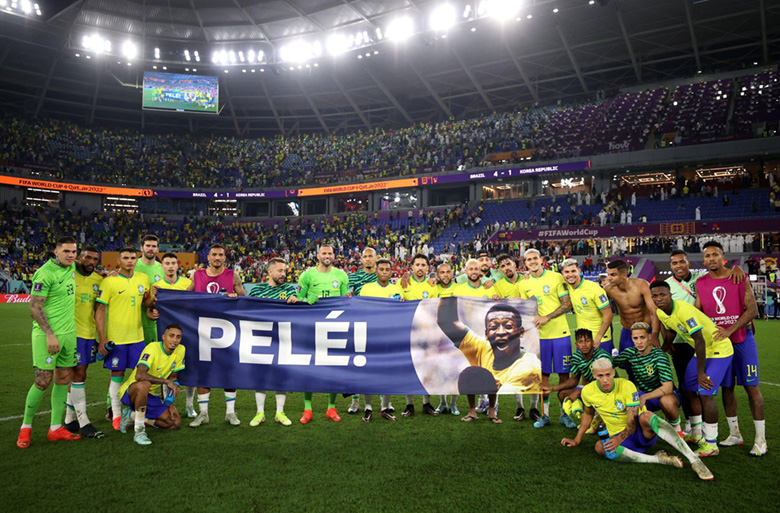 ĐT Brazil tri ân 'Vua bóng đá' Pele sau chiến thắng trước Hàn Quốc - Ảnh 1