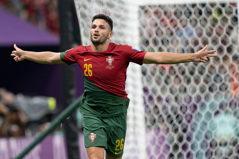 Goncalo Ramos ghi hat-trick đầu tiên ở World Cup 2022 - Ảnh 4
