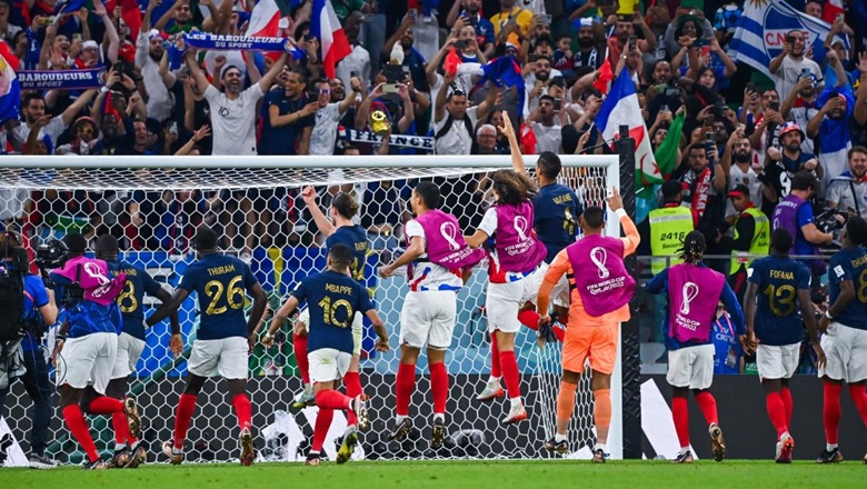 CĐV Pháp lép vế trước ĐT Anh ở trận tứ kết World Cup 2022 - Ảnh 1