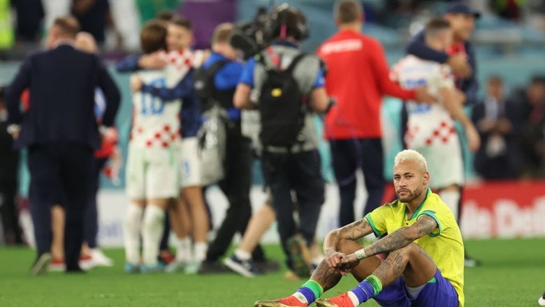 Chùm ảnh Neymar và đồng đội khóc cạn nước mắt khi Brazil bị Croatia tiễn về nước - Ảnh 3