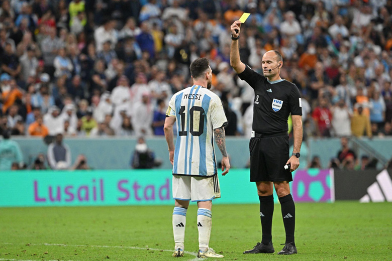 Messi thoát án treo giò sau khi chỉ trích trọng tài trận Argentina thắng Hà Lan - Ảnh 2