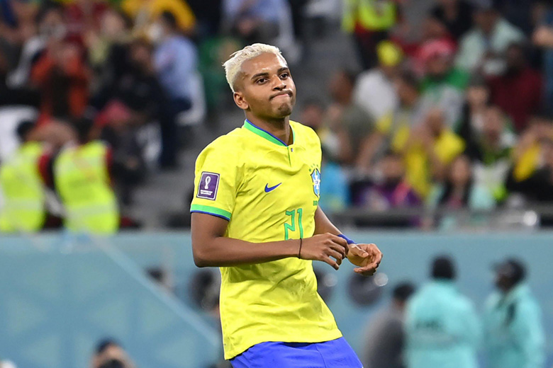 Sao Brazil liên tục bị tố ngoại tình, phản bội bạn gái suốt World Cup 2022 - Ảnh 2