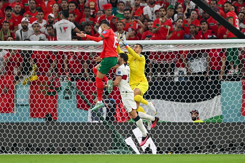 En-Nesyri nhảy cao hơn cả cú đánh đầu kinh điển của Ronaldo - Ảnh 1