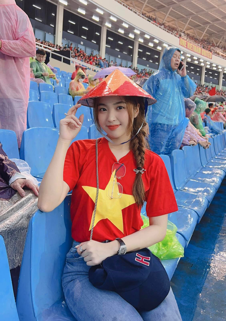 Hot girl Phương Anh, người mang 'điềm xấu' cho các đội tại World Cup 2022 - Ảnh 8