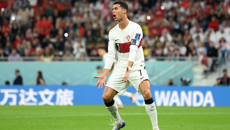 Ronaldo khóc nức nở sau khi ĐT Bồ Đào Nha bị loại khỏi World Cup 2022 - Ảnh 10