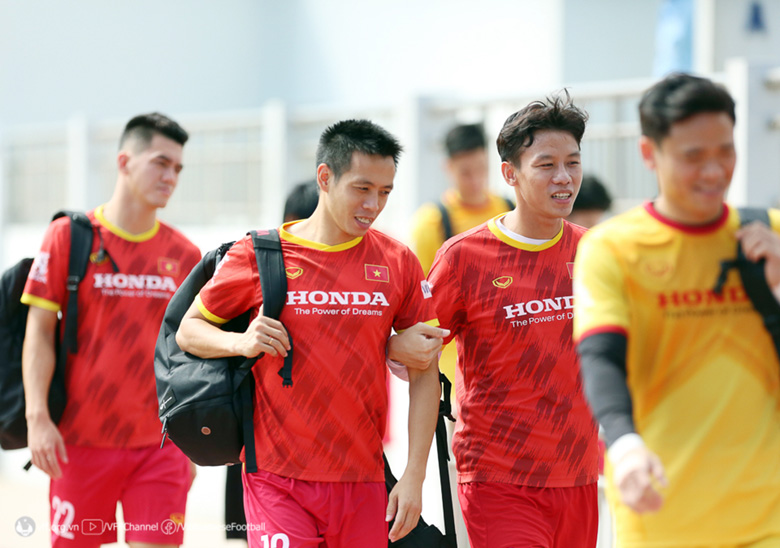 Văn Quyết: Các tuyển thủ Việt Nam cạnh tranh rất gay gắt để được dự AFF Cup 2022 - Ảnh 1