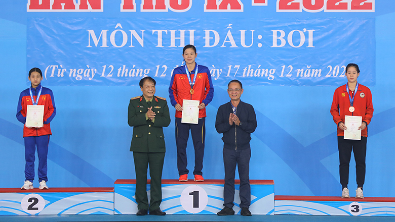 Ánh Viên giành HCV 100m tự do, phá kỷ lục Đại hội Thể dục thể thao toàn quốc - Ảnh 1
