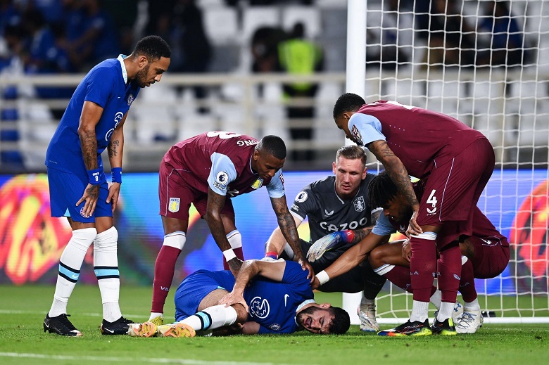 Sao trẻ Chelsea nằm cáng rời sân trong trận thua Aston Villa - Ảnh 2