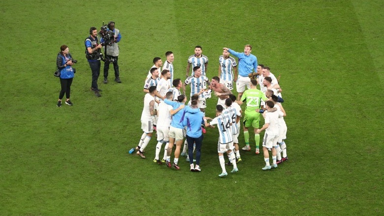Cầu thủ Argentina ăn mừng trêu tức Brazil sau trận thắng Croatia - Ảnh 3