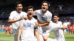 Dàn tuyển thủ Uzbekistan được tặng ô tô nhờ giành vé dự World Cup