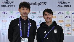 HLV Thái Lan tuyên bố không ngại sân cỏ nhân tạo, tự tin có 3 điểm ra về