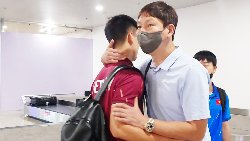 ĐT Việt Nam về nước sau trận thua Malaysia