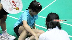Tay vợt Bắc Giang bật khóc khi gặp chấn thương ở giải cầu lông trẻ quốc gia