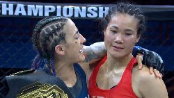 Chelsey Cashwell khóa Lò Thị Tâm, bảo vệ thành công đai Lion Championship