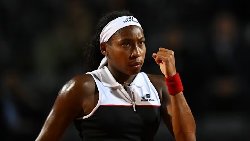 Gauff thắng nghẹt thở Qinwen, vào chung kết Rome Masters