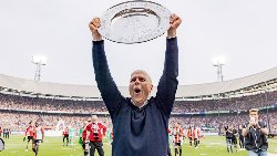 HLV người Hà Lan xác nhận dẫn dắt Liverpool từ mùa tới