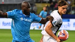 Napoli và Inter cùng mất điểm, ngai vàng Serie A chỉ được định đoạt ở vòng cuối