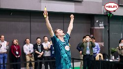 Viktor Axelsen 'chạy sô' quảng cáo ở Trung Quốc bên lề China Masters 2024