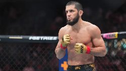 Islam Makhachev có thể nhảy lên hạng cân Middleweight