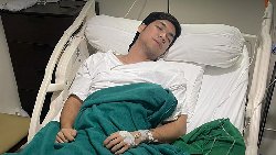 Tay vợt đôi nam số 10 thế giới phẫu thuật đầu gối, tạm nghỉ thi đấu dài hạn