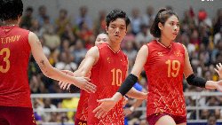Tuyển bóng chuyền nữ Việt Nam vất vả thắng Philippines ở VTV Cup 2025
