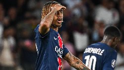 PSG bất ngờ muốn giải nguy cho Lyon giữa án phạt xuống hạng